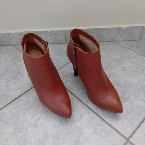 Women's brown leather ankle boots size 41 like new