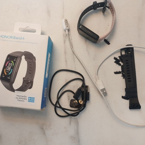 Honor Band 6 1.47" smartwatch like new with extra charger and strap
