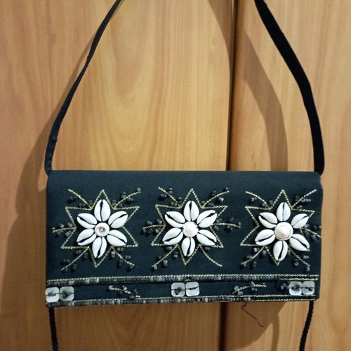 Women's satin shoulder bag used with shells
