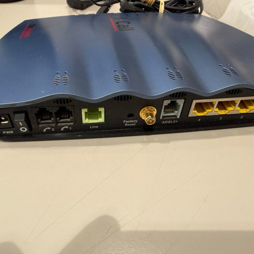 DrayTek Vigor 2700V router with 2 FXS ports and VoIP gateway