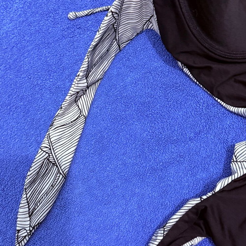 La Perla swimsuit like new, black and white, size S-M