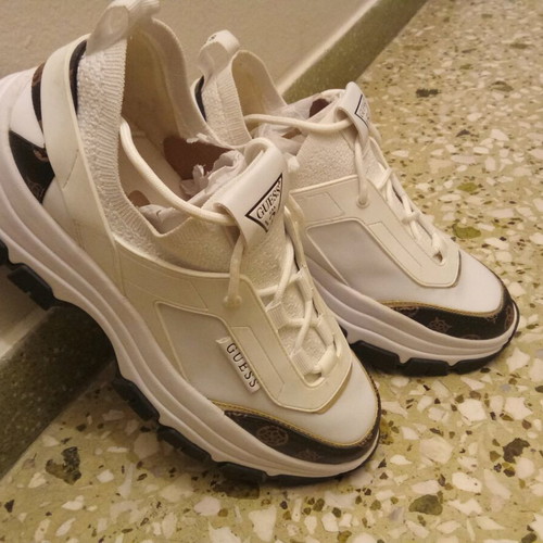 Guess Braydin women's sneaker new, size 41, white