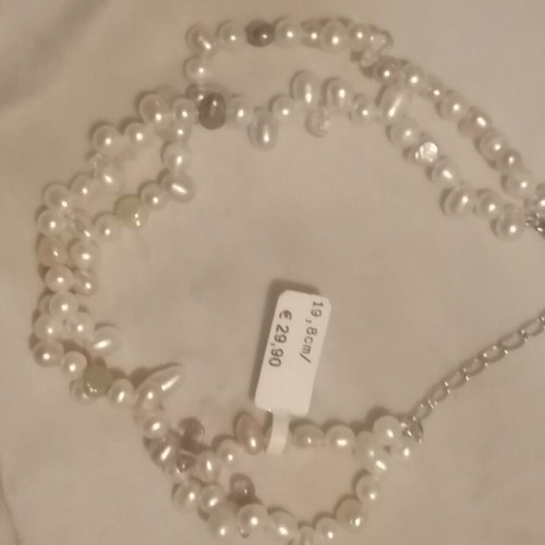 Bracelet with pearls new