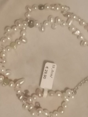 Bracelet with pearls new