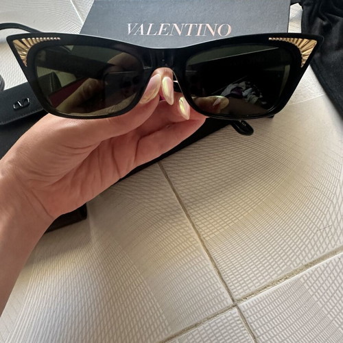 Valentino sunglasses with cat eye shape and gold detail