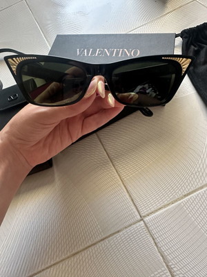 Valentino sunglasses with cat eye shape and gold detail