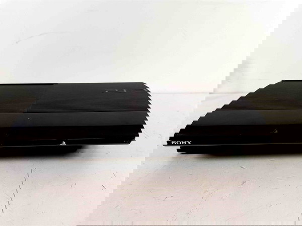Sony PS3 500GB  choris mochlo  me osa pechnidia thelete  - se aristi katastasi me kalodio revmatos ke HDMI + HEN me diantotita na pexi dorean pechnidia!