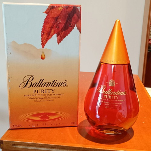 Ballantine's Collectible Whisky 20 Years Old, New