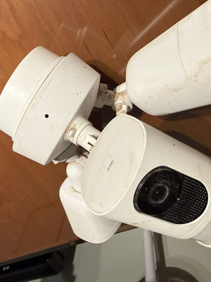 Anker eufy Security Floodlight Cam 2 outdoor camera used with smart siren