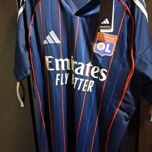 Lyon jersey new, size Large, authentic