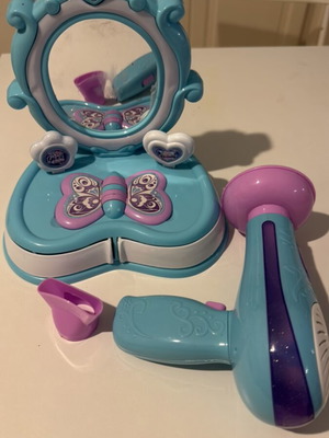 Children's hairdryer and mirror set