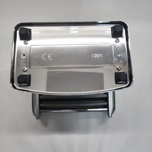 Titania pasta machine new, manual with cutter