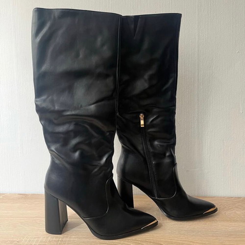 Luigi knee-high boots like new, size 40, black and gold