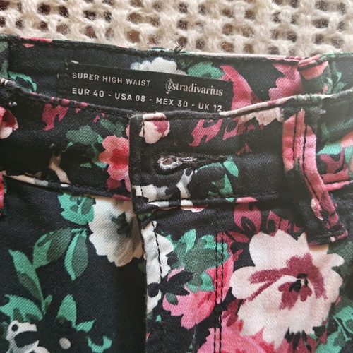 Stradivarius Floral High Waist Pants like new, size 38, black and pink