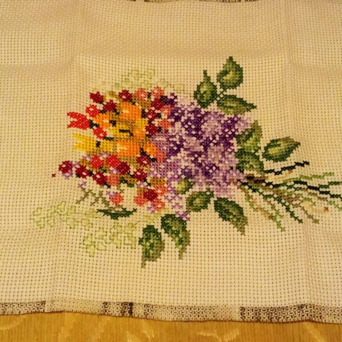 Handmade vintage embroidery flowers for frame or small doily new