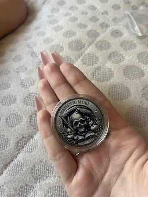 Memento Mori collector's medallion new