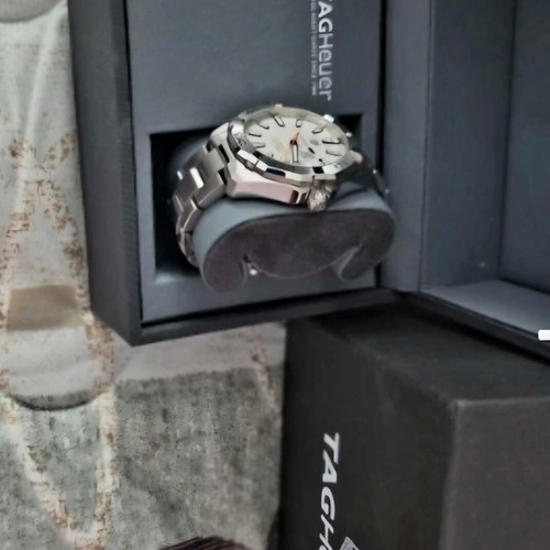 TAG Heuer Aquaracer Calibre 5 automatic watch like new, silver
