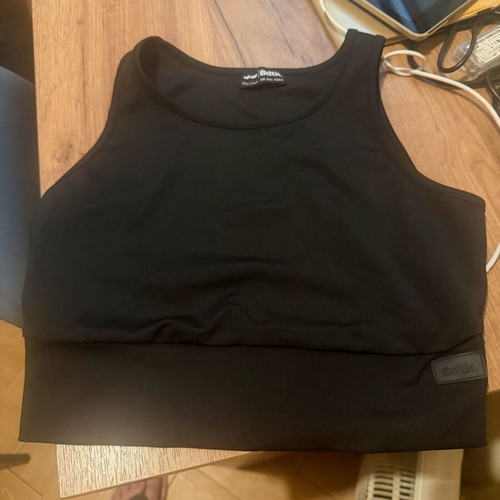 Sports top like new, size M