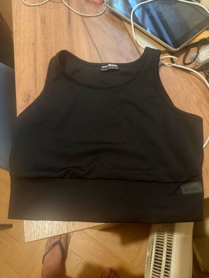 Sports top like new, size M