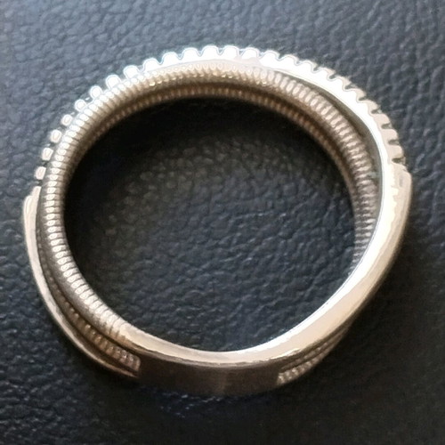 925 ring like new, silver with white zirconia