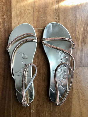 Solidea gold-bronze rhinestone strappy sandals size 39 like new