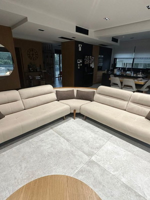 Γωνιακός καναπές 3.30x3.30 ιταλικής κατασκευής σαν καινούργιος