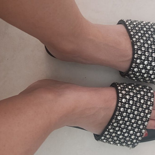 Flip-flops pack of two like new, sizes 37 and 38, black and leopard