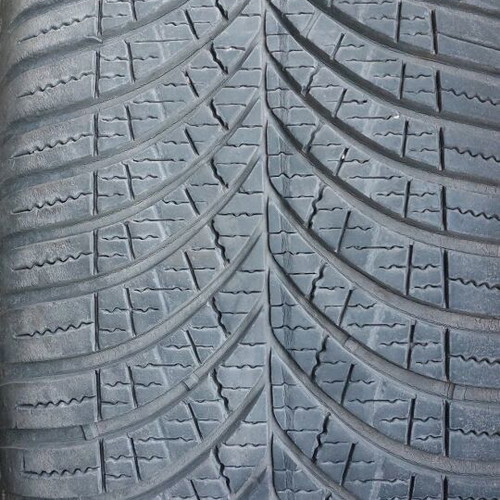 Goodyear Vector 4Seasons tires used 235/55R17 for SUV
