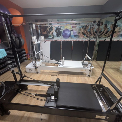 Pilates reformer with tower set of 5 like new for professional use