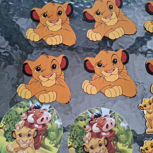 Lion King wooden and metal decorations like new, pack of 18 pieces