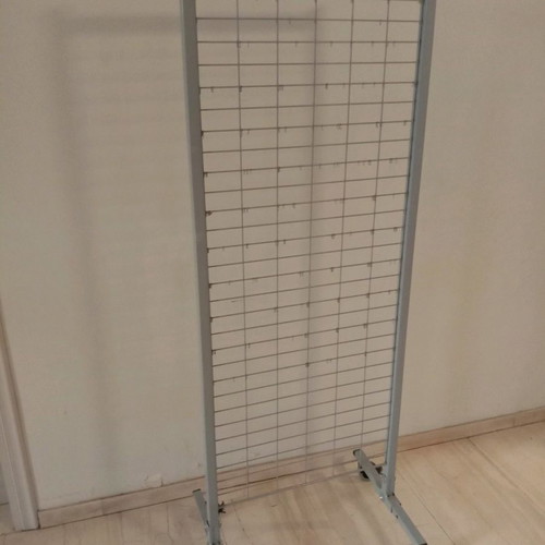 Floor grid used, dimensions 66 x 1.86