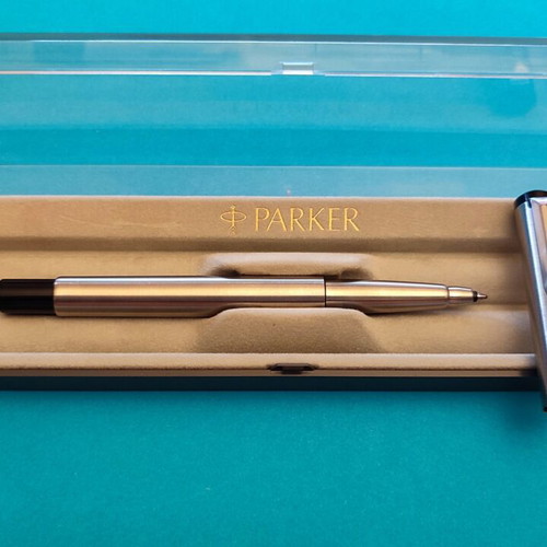 Parker Silver pen like new with instructions and case