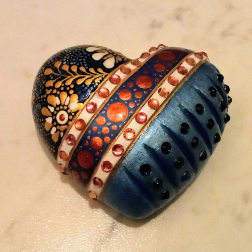 Handmade Valentine's decorative heart new, gypsum with dot painting