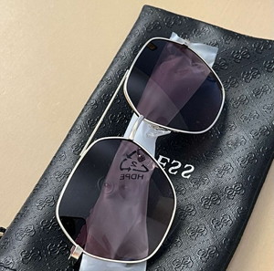 Γυαλιά ηλίου Guess