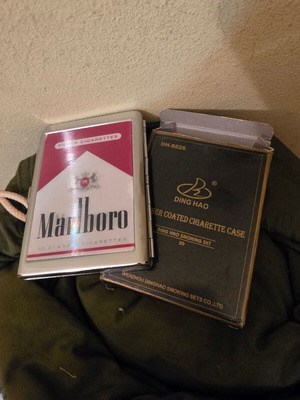 Marlboro metal cigarette case 3D