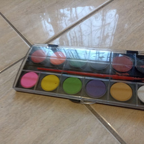 Watercolor paint set with brush, unused