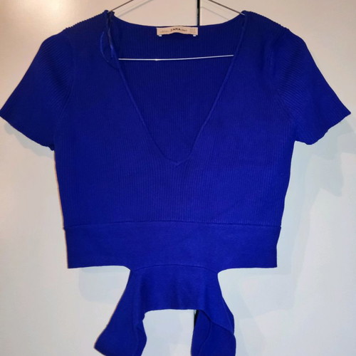 Blouses used, pack of 8, sizes M and L
