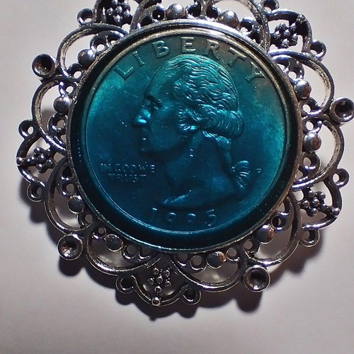 Handmade silver-plated pin or pendant with US coin and blue liquid glass new