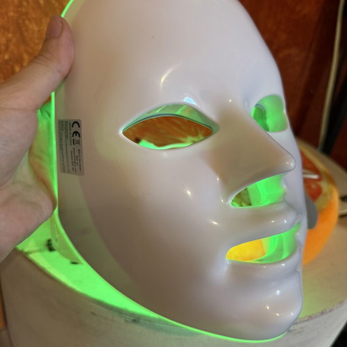 LED Facial Mask like new, skincare at home