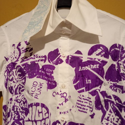 Nube Che Corre women's shirt new, white with purple punk graffiti, XS