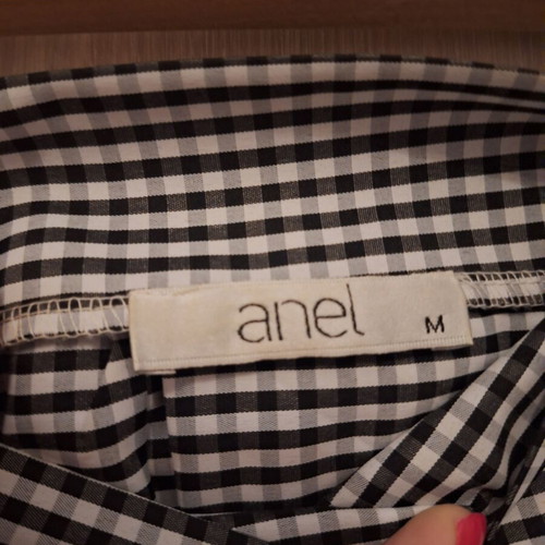 Anel midi skirt like new, black and white, embossed design