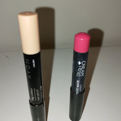 Makeup pencil set like new Avon and Dust+Cream