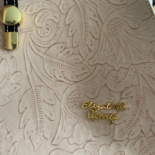Elizabeth George handbag like new, powder pink