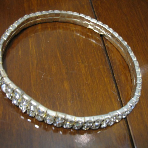 Elastic anklet with two rows of rhinestones and pearls