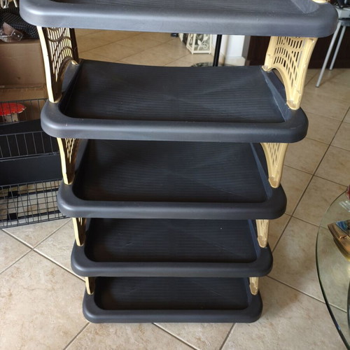 Shoe rack with 5 large shelves