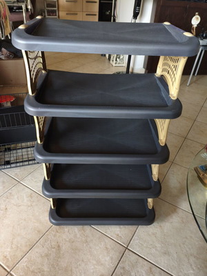 Shoe rack with 5 large shelves