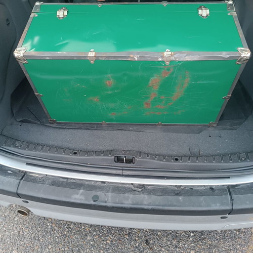Metal trunk used green 40x76x31 cm