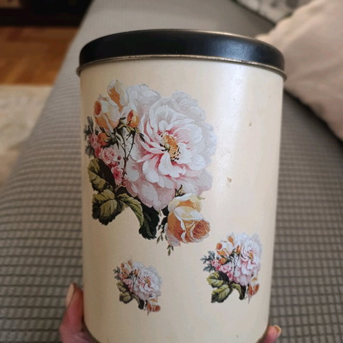 Collectible metal box Bravo by Aslanis used