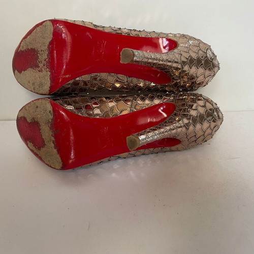 Christian Louboutin Metallic Heels size 38 used, bronze color