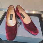 Velvet pumps used, size 38, burgundy color